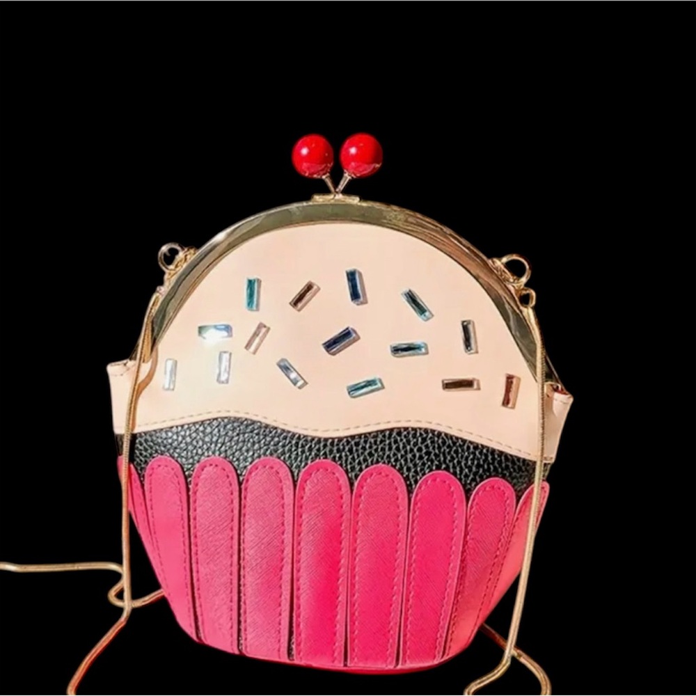 Cupcake Crossbody Bag W/ Kisslock - Picture 2 of 4